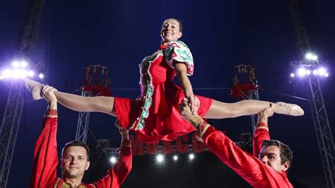 Acrobats, a main attraction at the Great Moscow Circus | The Advocate | Burnie, TAS