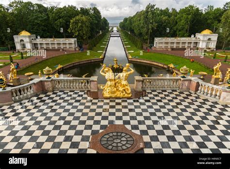 Peterhof Palace gardens Stock Photo - Alamy