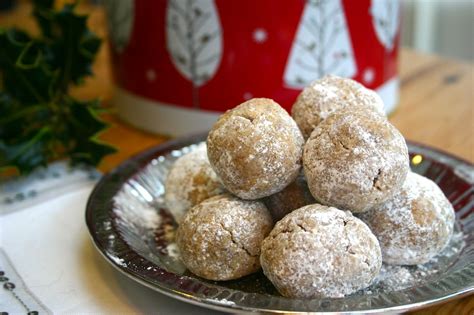 cinnamon balls - let's make christmas - Dom in the Kitchen