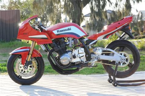 1983 Kawasaki GPZ1100 (reduced effect) - Moto.ZombDrive.COM