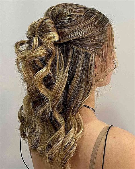 Curl Hairstyles For Prom Half Up