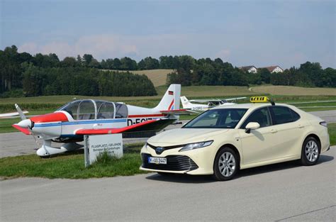 Bildergalerie zum Toyota Camry Hybrid-Taxi | Pkw-Tests Fotostrecke | taxi heute - das ...