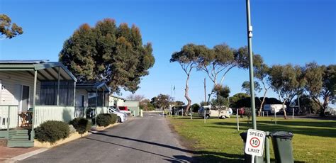 Lake Albert Caravan Park, Meningie SA - 25 Narrung Rd, Meningie SA 5264, Australia