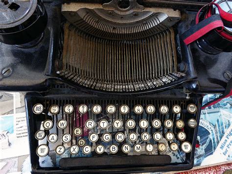 Vintage Typewriter Free Stock Photo - Public Domain Pictures