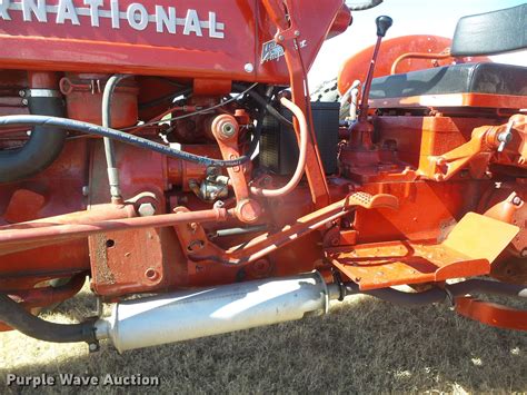 1955 International 300 Utility tractor in Garden City, KS | Item EK9753 sold | Purple Wave