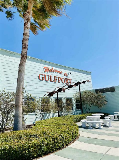 The 14 Best Gulfport FL Restaurants to Eat at Right Now