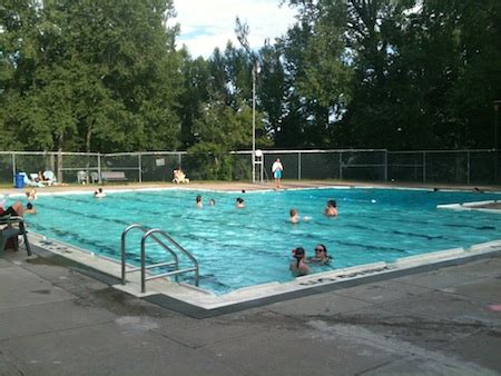 Calgary Outdoor Pools: South Calgary Outdoor Pool | Family Fun Calgary