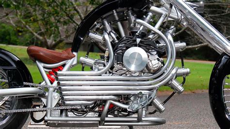 JRL Cycles Lucky 7 – A Radial Engined Production Motorcycle