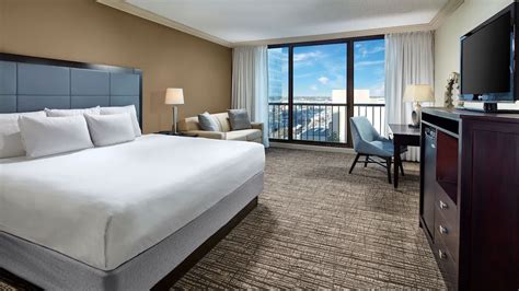 Luxury Hotel Rooms in Tulsa | Hyatt Regency Tulsa Downtown