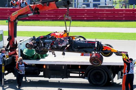 Onthulling over mega-crash Max Verstappen: 'Omdat hij zo zwaar gewond ...