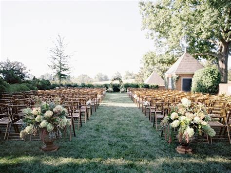 How to Have a Vineyard-Style Wedding