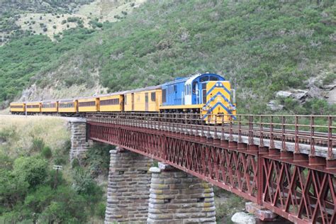 Things to See in New Zealand: Taieri Gorge Limited (Dunedin Railways) – An Exploring South African