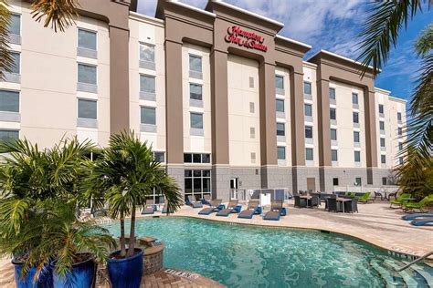 HAMPTON INN & SUITES FORT MYERS-COLONIAL BLVD. - Updated 2021 Prices, Hotel Reviews, and Photos ...