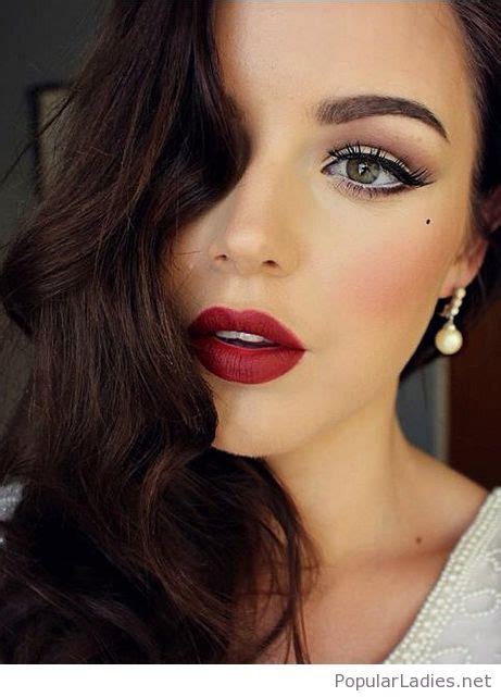 Green eyes, red lips and pearl earrings | Glamour makeup, Hair makeup ...