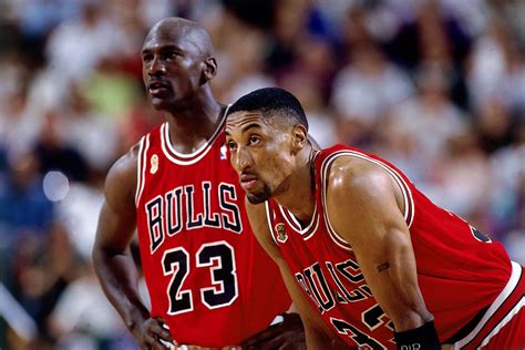 Scottie Pippen Calls Michael Jordan 'Condescending' in New Memoir