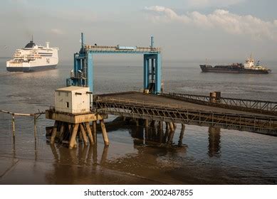 1,222 Hull Ferry Port Images, Stock Photos & Vectors | Shutterstock