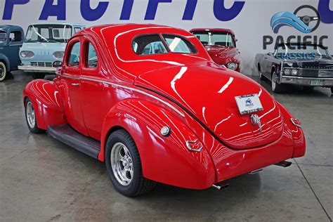 1940 Ford Deluxe RED - Pacific Classics