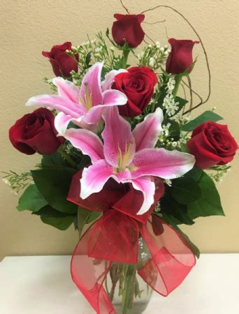 Valentine's Day Bouquet Arrangement of Flowers in Riverside, CA - Willow Branch Florist of Riverside