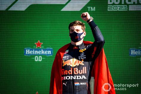 Verstappen: "Never straightforward" to meet expectations at home GP