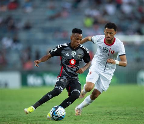 RELEBOHILE MOFOKENG: NAVIGATING FAME'S PITFALLS TO STAR FOR ORLANDO PIRATES | Sbnews