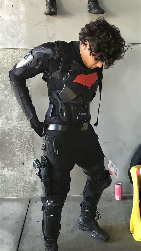 Pin by Sandra Archer on Nightwing | Batman cosplay, Nightwing cosplay, Red hood cosplay