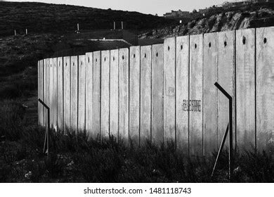 538 Israeli west bank barrier wall Images, Stock Photos & Vectors | Shutterstock