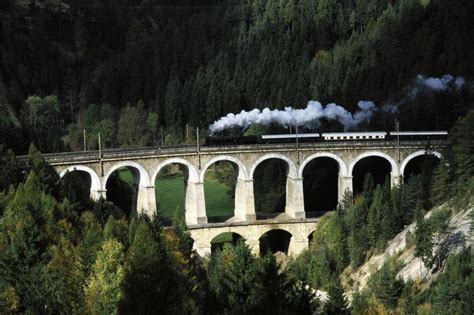 3 Amazingly Beautiful Scenic Train Routes in Austria