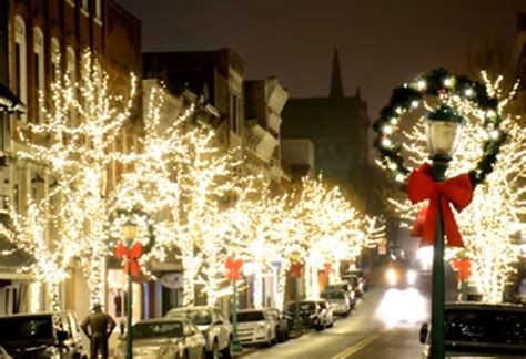 WATCH: A calming view of downtown Clarksville Christmas lights - ClarksvilleNow.com