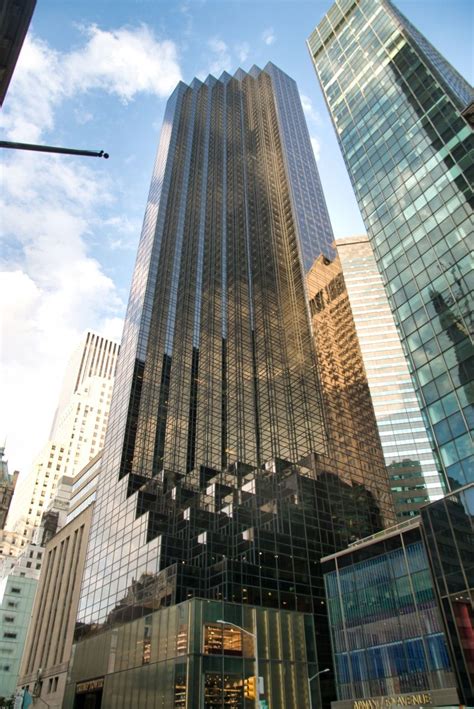 Trump Tower (Manhattan, 1982) | Structurae