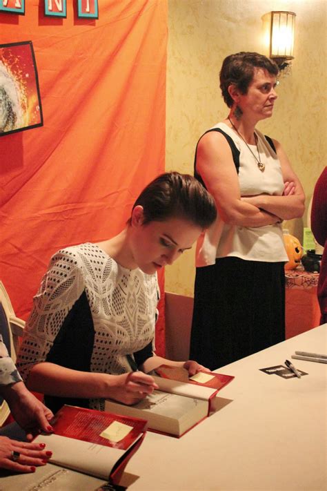 Teen Blog @ FRVPLD: Veronica Roth book signing at the Tivoli Theatre