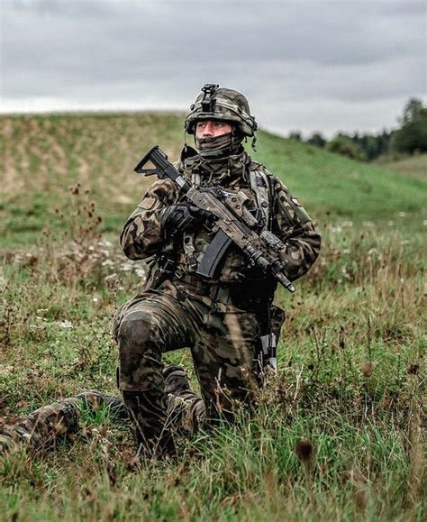 Polish Army | Polish Soldiers monitor a critical intersectio… | Flickr ...