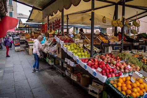 Rialto Market in Venice-Italy - KASADOO