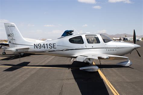 How The Cirrus SR22 Revolutionized Aviation - AeroXplorer.com