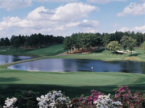 Hyland Golf Club, Southern Pines, North Carolina - Golf course information and reviews.