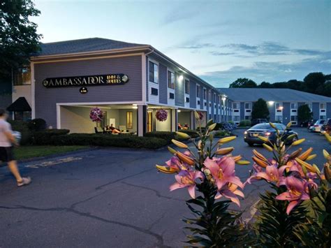 Ambassador Inn & Suites in South Yarmouth (MA) - Room Deals, Photos & Reviews