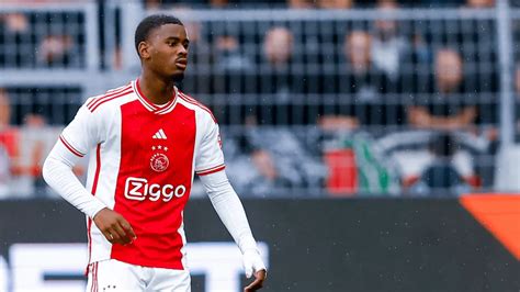 Jorrel Hato kan Ajax op termijn verruilen voor Liverpool ...