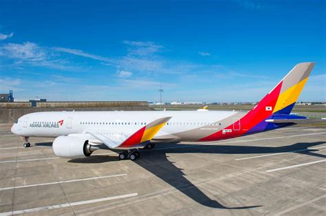 Primul Airbus A350-900 Asiana Airlines a fost vopsit