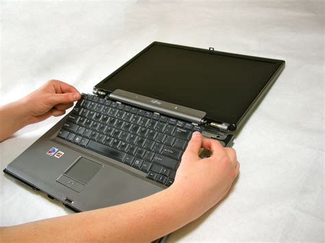 Fujitsu LifeBook N3510 Keyboard Replacement - iFixit Repair Guide