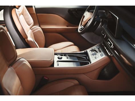 2021 Lincoln Aviator: 90 Interior Photos | U.S. News