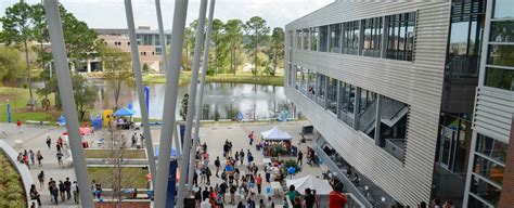 UNF: Virtual UNF Campus Tours