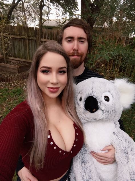 Asmon doing a stream with Pink Sparkles right now.... : r/Asmongold