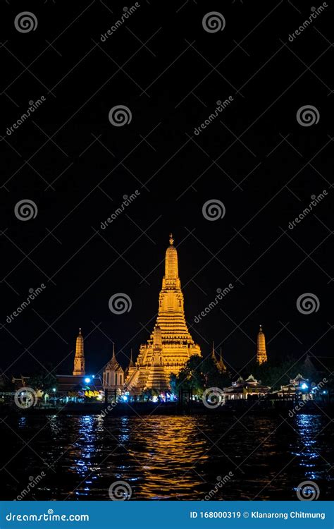 Night Scene at Wat Arun (Sunrise Temple Stock Image - Image of arun ...