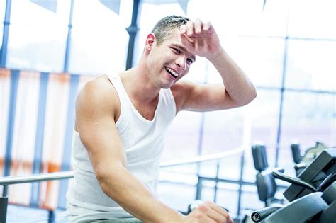 Man Sweating In Gym Photograph by Science Photo Library