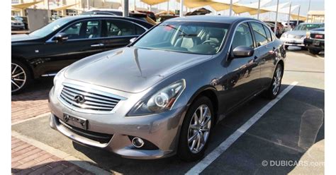 Infiniti Q40 for sale: AED 68,000. Grey/Silver, 2015