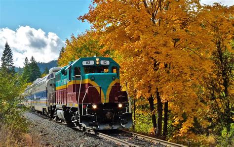 Top 10 USA Fall Foliage Trains 2018