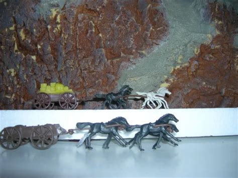 VINTAGE GIANT 1960'S WESTERN WAGONS PAIR COWBOYS INDIANS TOY 1/72 $5.00 - PicClick