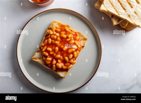 Baked Beans on Toast Stock Photo - Alamy