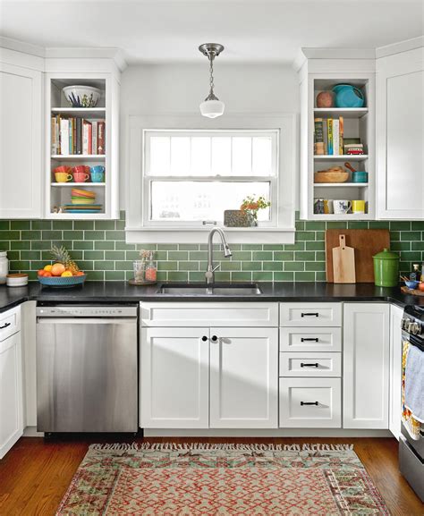 40 Kitchen Color Ideas for a Look You’ll Love | Kitchen backsplash designs, Green kitchen ...