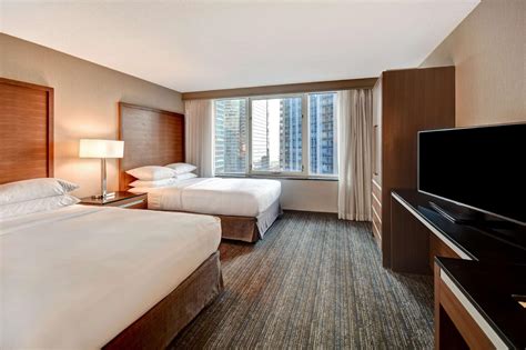 Embassy Suites Chicago Downtown Magnificent Mile Hotel (Chicago (IL ...