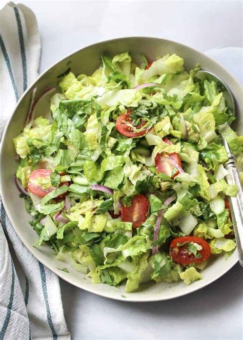 Romaine Tomato Avocado Salad (VIDEO) - Valentina's Corner